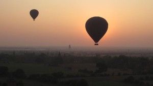 Wakacje Birma loty balonem