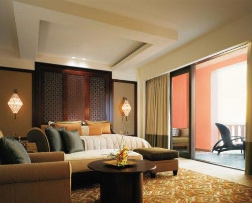 Oman Al Husn suite bedroom